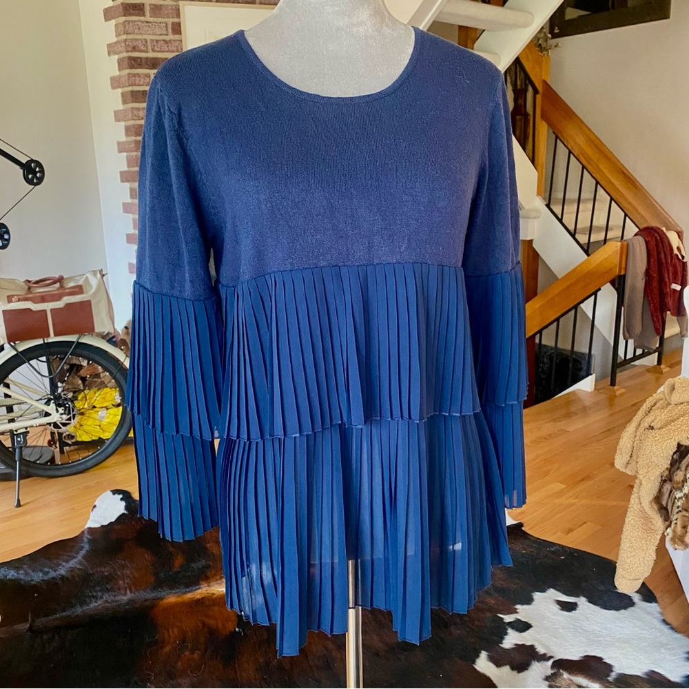 Blue Pleated Tiered Long-Sleeve Women's Top